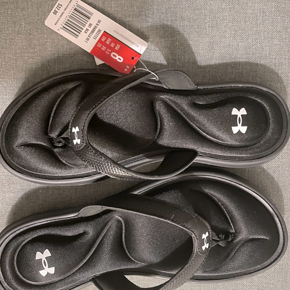 Women’s Brand New, Never Worn, Under Amour cushioned sandals.